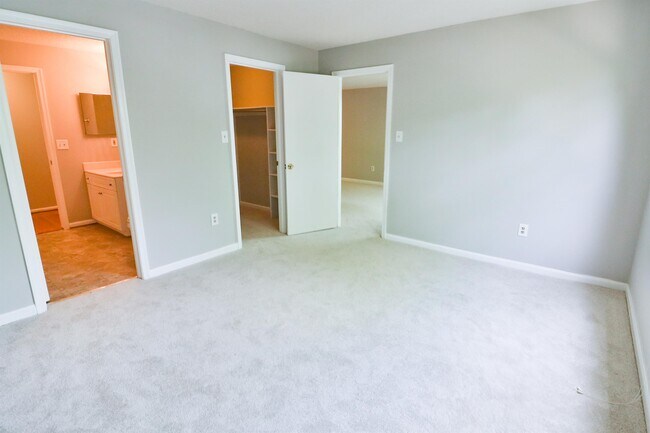 Building Photo - 12902 Churchill Ridge Cir