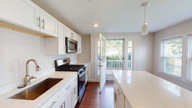 Building Photo - 37 Walnut Pl