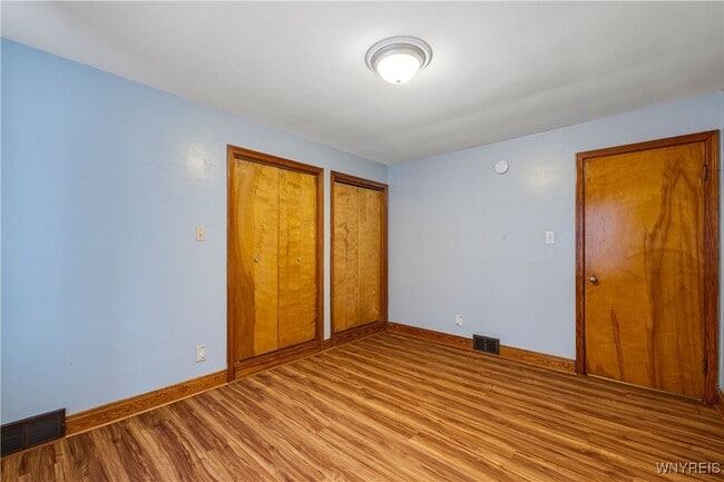 Building Photo - 133 Halstead Ave