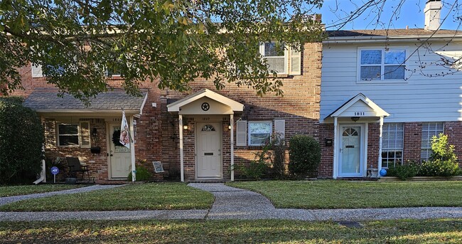 Primary Photo - 1809 Saxony Ln