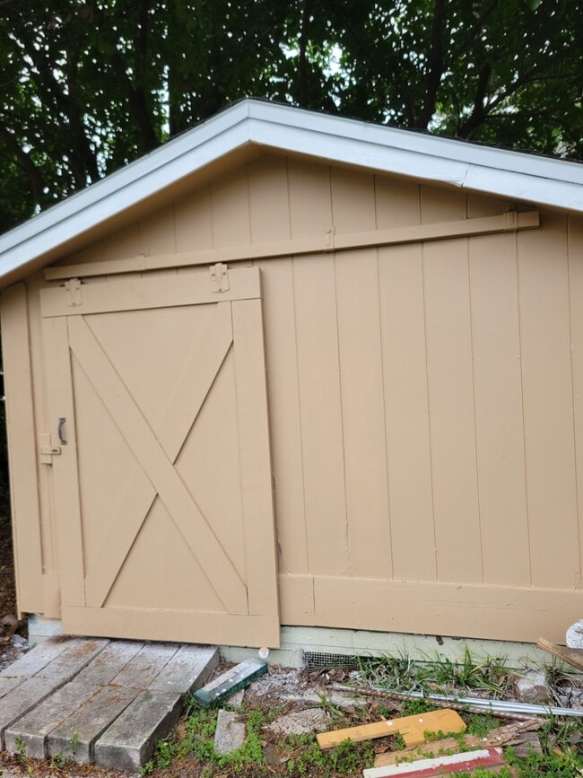 Building Photo - 11172 104th St