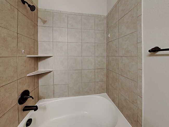 Building Photo - Charming Move-In Ready Ranch in Deer Run E...