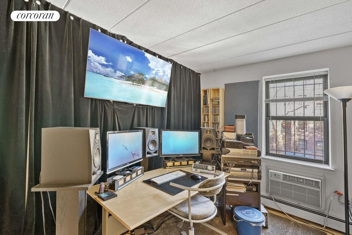 Building Photo - 442 Clermont Ave