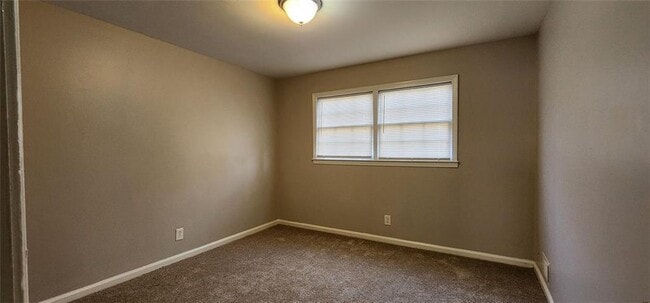 Building Photo - 401 Barbashela Dr