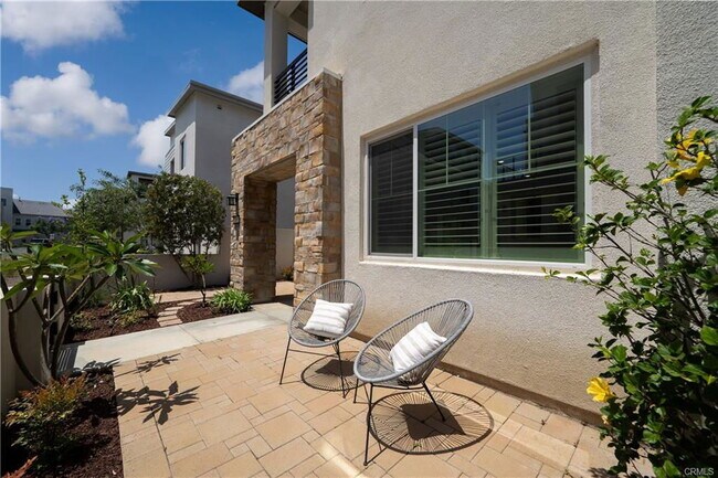 Building Photo - 109 Pitch