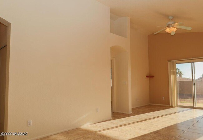 Building Photo - 9258 E Muleshoe St