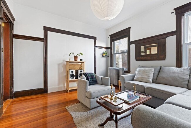 Building Photo - 17 Germania St