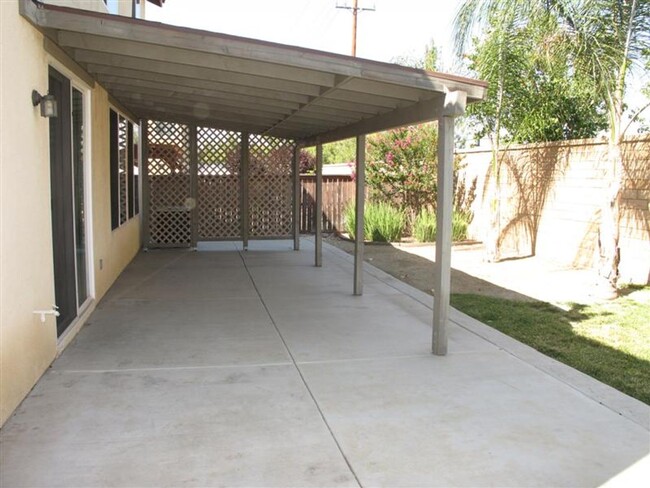 Building Photo - Four Bedroom Three Bathroom Home in Murrieta!