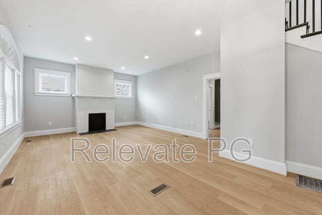 Building Photo - 3100 1st Ave