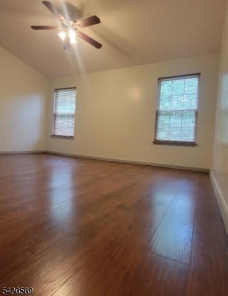 Building Photo - 1076 Oakcroft Ln