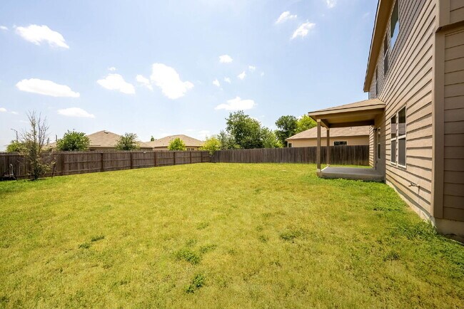 Building Photo - 4 Bedroom Corner Lot Rental with Spacious ...