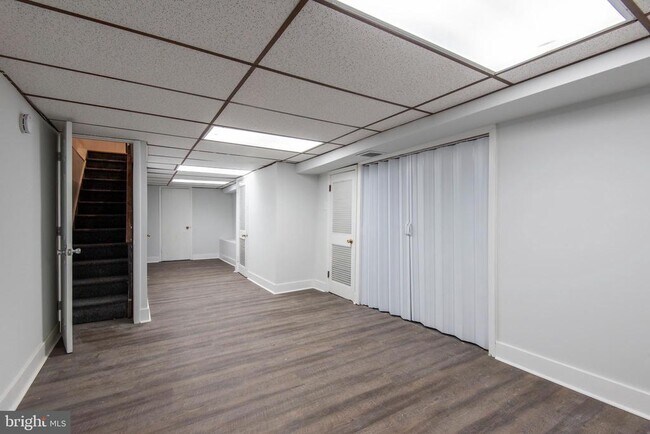 Building Photo - 3936 Delancey St
