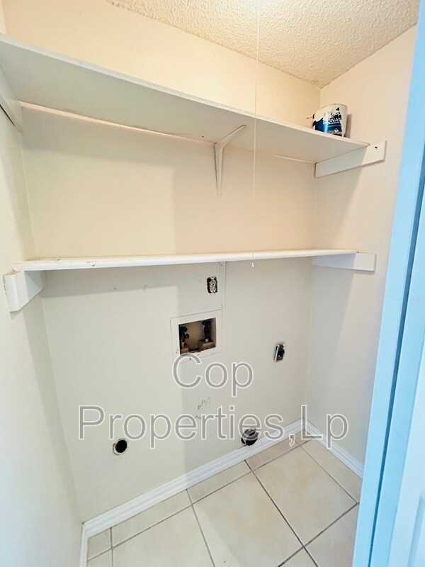 Building Photo - 1804 Gary’s Park