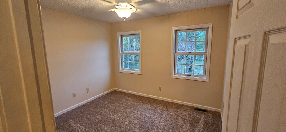 Building Photo - 1740 Magnolia Ct