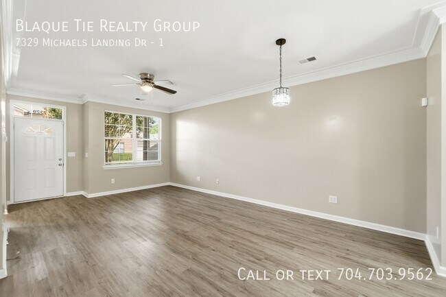 Building Photo - 7329 Michaels Landing Dr