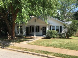 Building Photo - 307 Perry St