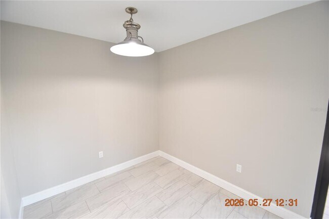 Building Photo - 877 114th Ave N