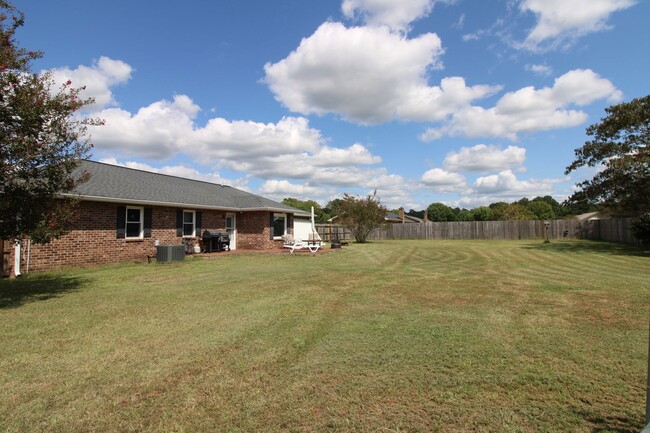 Building Photo - Brewington Estates - 3 bedroom / 2 bath - ...