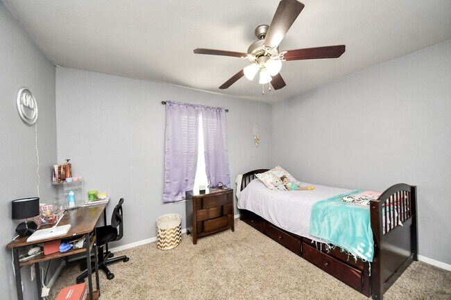 Building Photo - 3030 Dripping Springs Ct
