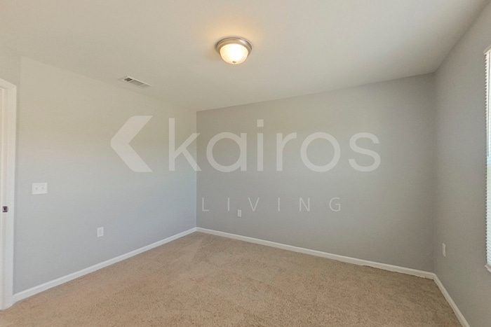 Building Photo - 305 Lumpkin Ln