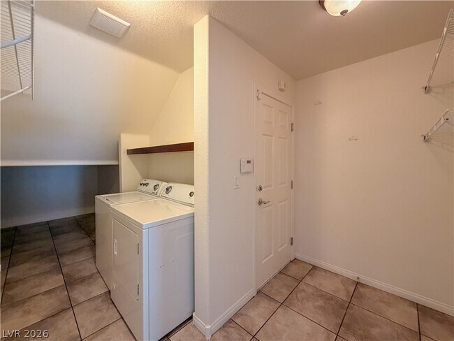 Building Photo - 6817 Cavatina Ave