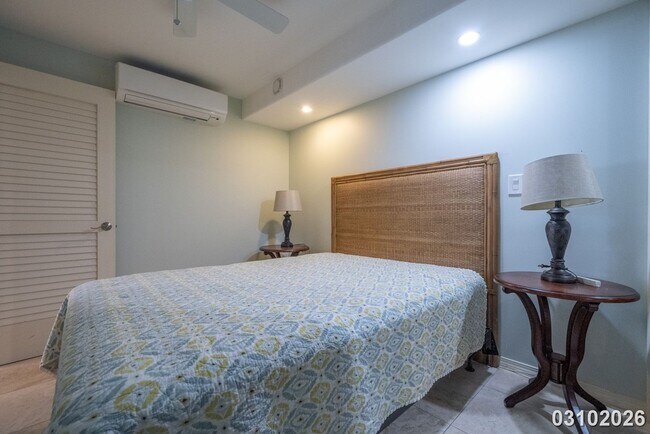 Building Photo - RARELY AVAILABLE FULLY FURNISHED CORAL STRAND CONDO IN WAIKIKI 1BR/1BA/1PKG