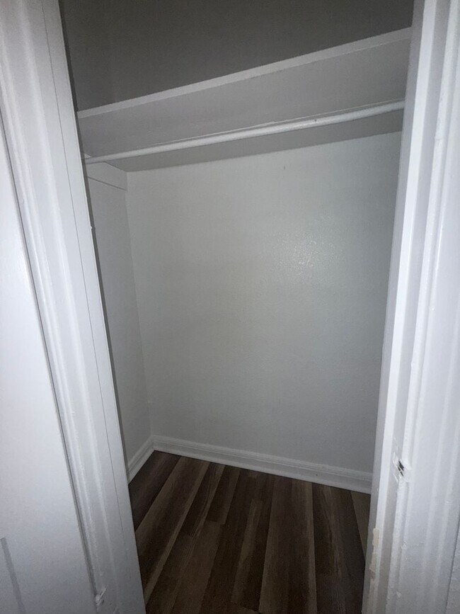 Building Photo - Cozy 3 Bedroom Family Home