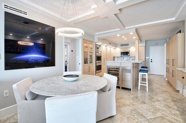 Building Photo - 1977 Gulf Shore Blvd N