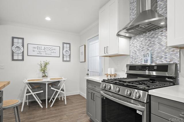 Building Photo - 586 Del Mar Ave