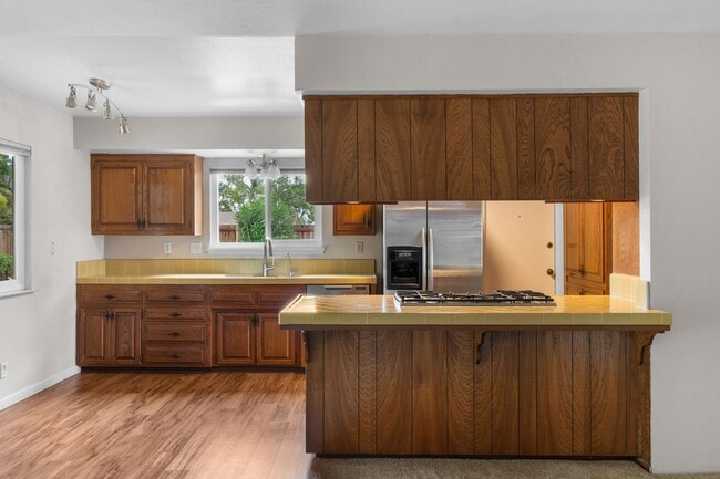 Building Photo - Beautifully Maintained Rental Home with an...