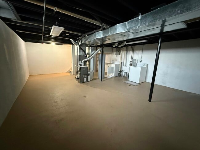 Building Photo - 6909 Harvard Ln