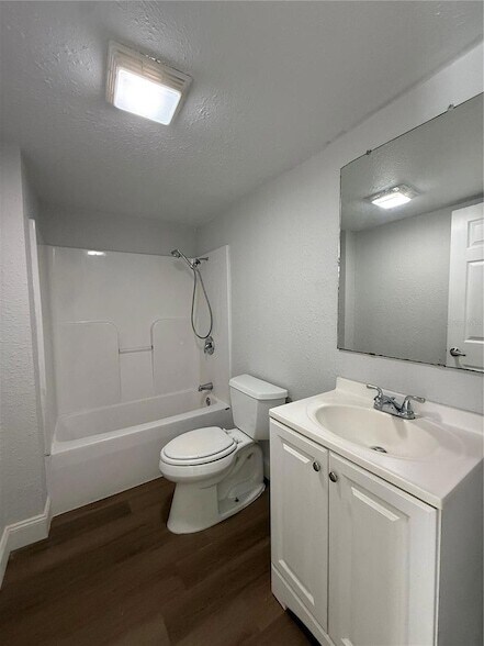 Building Photo - 37412 Carringer Rd