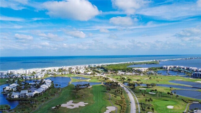 Building Photo - 245 NE MacArthur Blvd