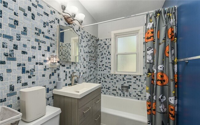 Building Photo - 13906 Sherry Ave