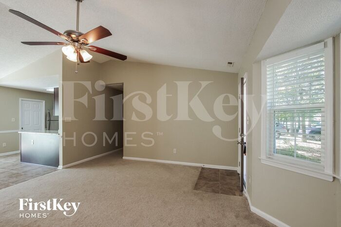 Building Photo - 3204 Faircroft Way