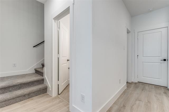 Building Photo - 851 Lennox Dr