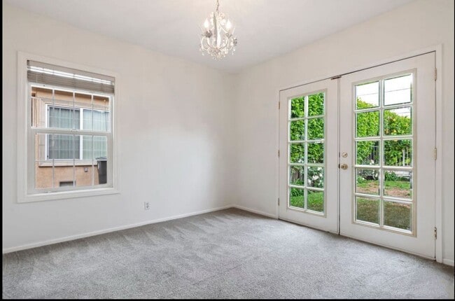 Building Photo - 923 W Orange Grove Ave