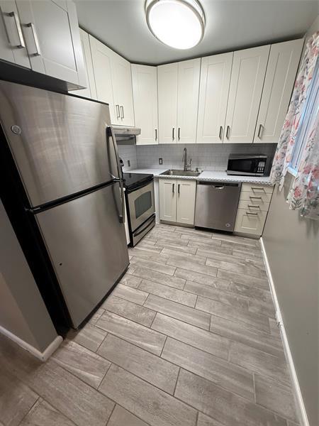 Building Photo - 144 Mansfield D
