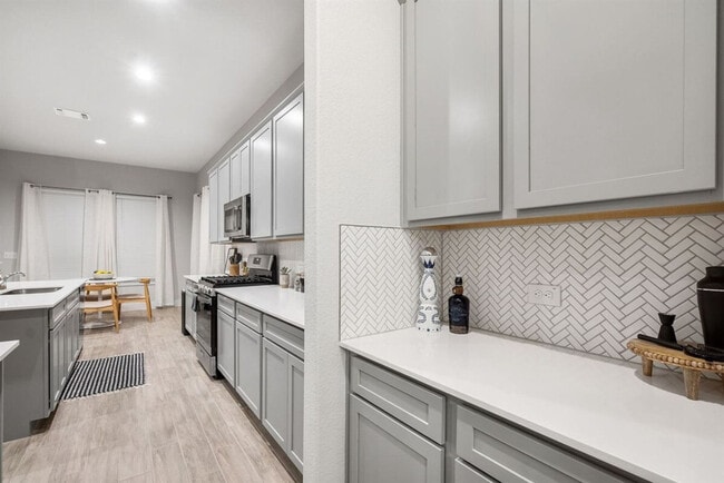 Building Photo - 11102 1/2 Charger Wy