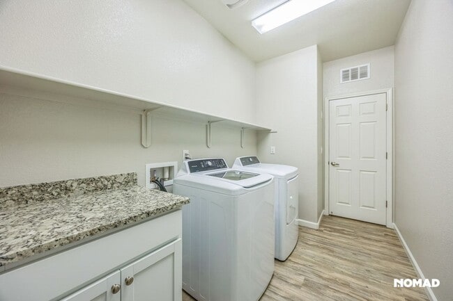 Building Photo - Charming 2BR House in Reno
