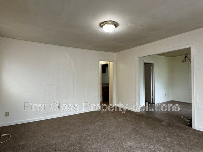 Building Photo - 1904 NE 25th St