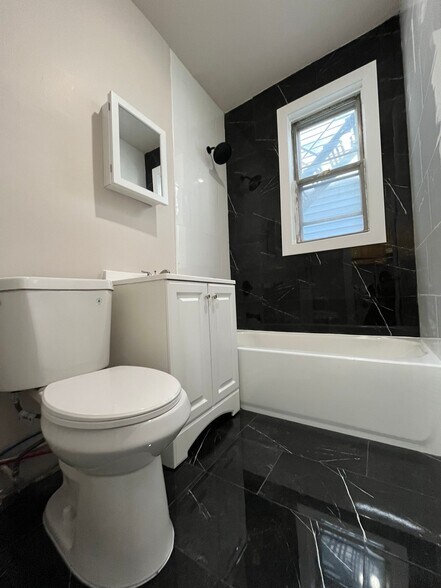 Building Photo - 244 Duncan Ave