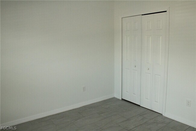 Building Photo - 912 SW 39th Terrace