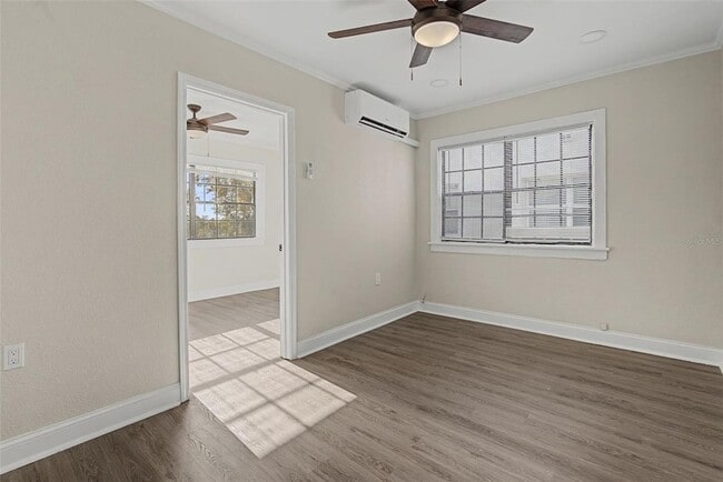 Building Photo - 517 Columbia Dr