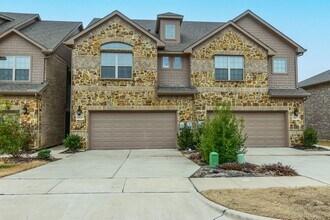 Building Photo - 6819 Jade Dr