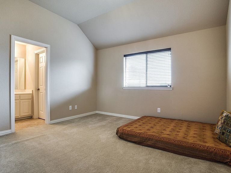 Building Photo - 9595 Knight Ln