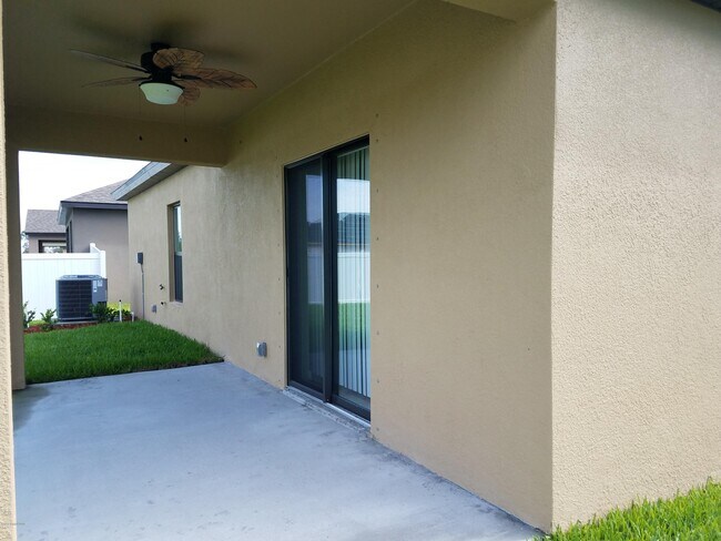 Building Photo - 1536 Fuji Dr