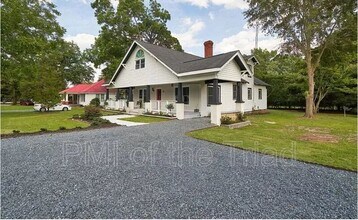 Building Photo - 121 N Alma St