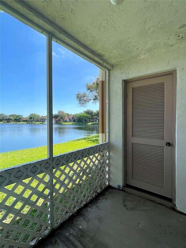 Building Photo - 706 NW 92nd Ave