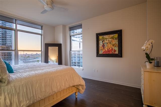 Building Photo - 2323 N Houston St